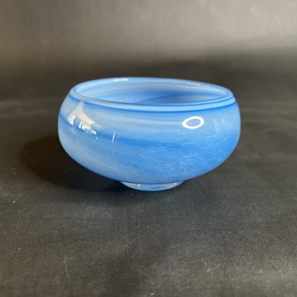 Vintage Bermuda Glass Blowing Studio Bowl-Swirl Blue-4x2-Hand Blown Art Glass - Picture 1 of 6